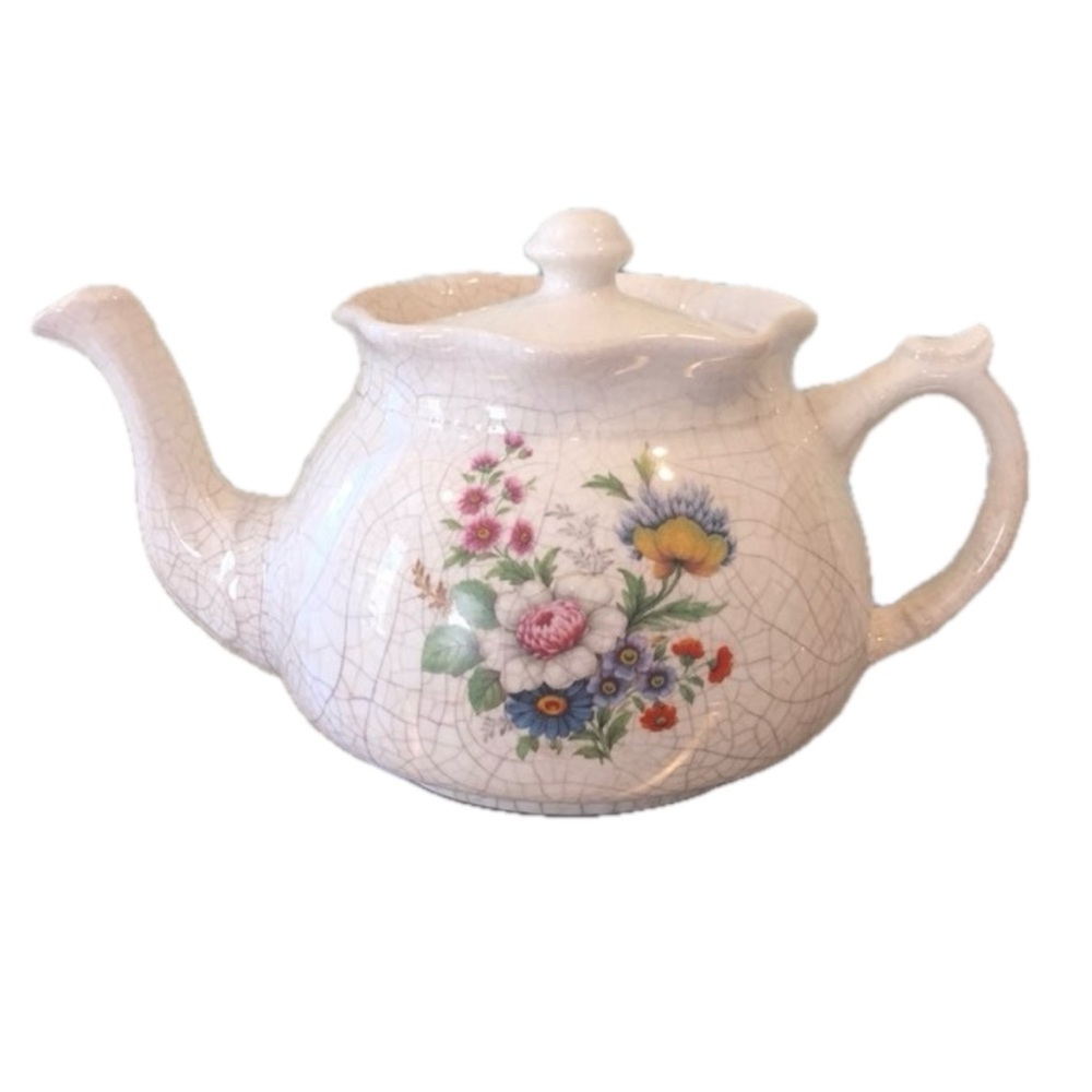 Vintage Arthur Wood Shelton Teapot flowers